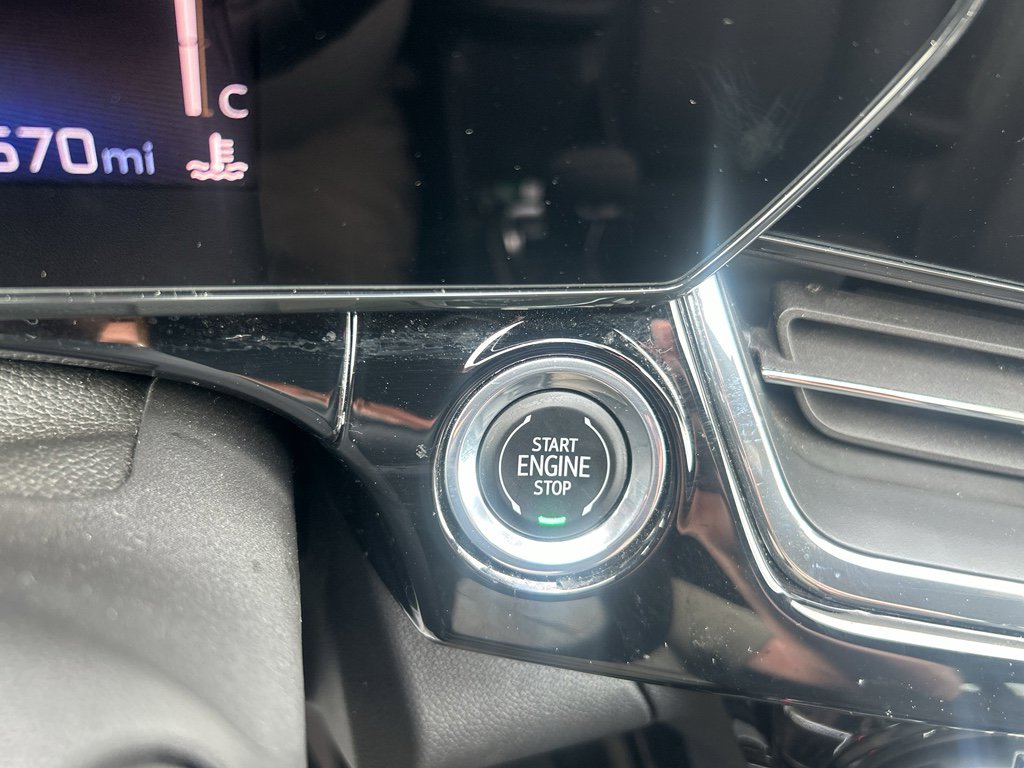 Used 2025 Chevrolet Trax RS w/ Driver Confidence Package image 25