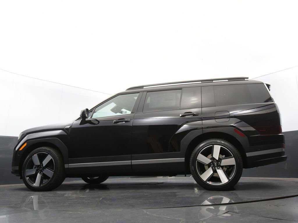 Used 2025 Hyundai Santa Fe Limited image 35