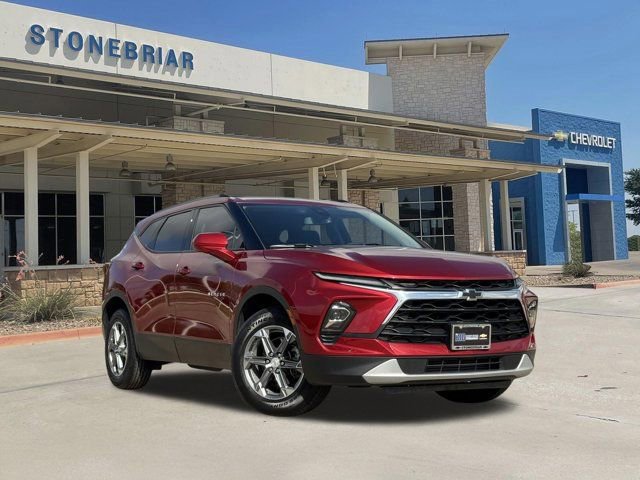 Used 2024 Chevrolet Blazer LT w/ Convenience Package FWD image 2