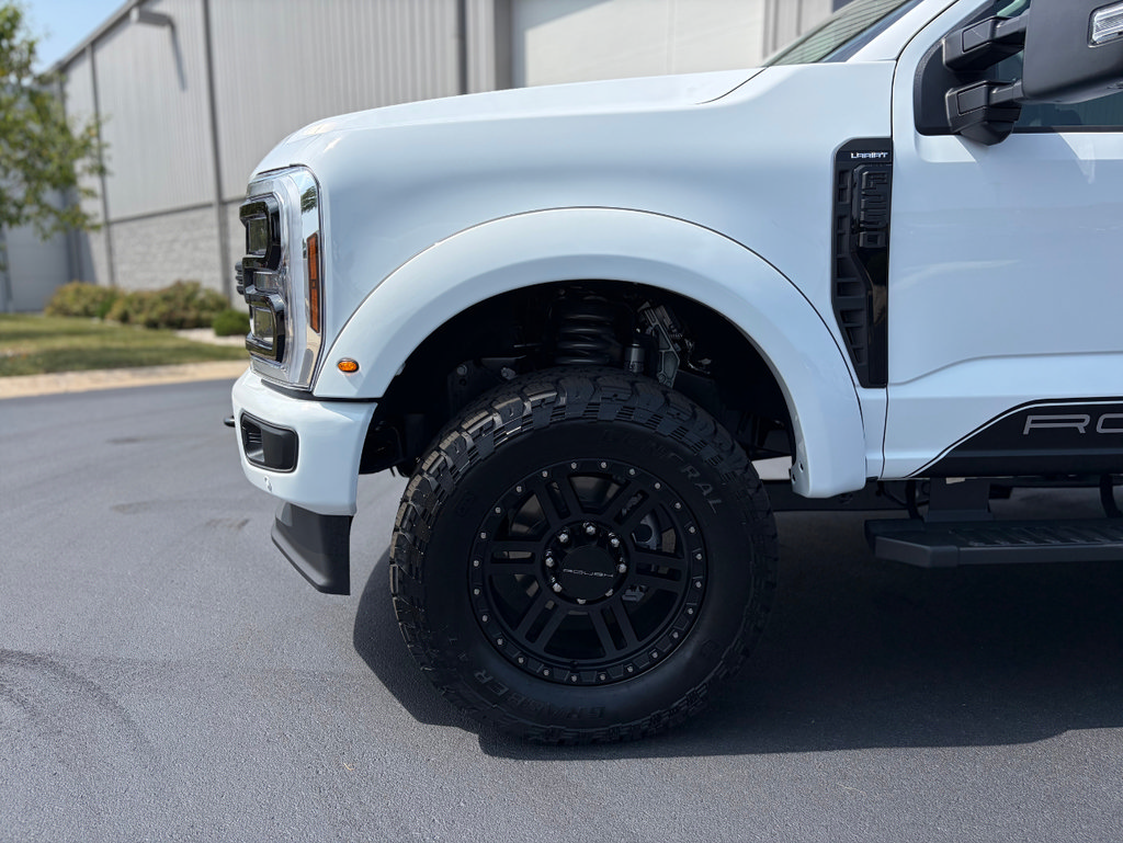 New 2026 Ford F250 Lariat w/ Black Appearance Package AWD/4WD image 10