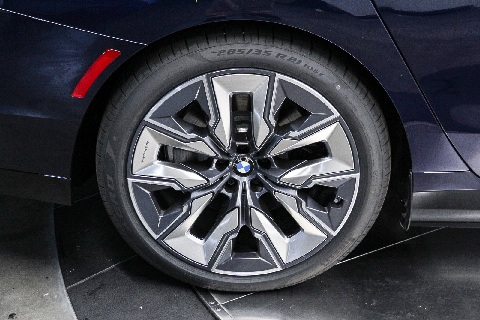 New 2026 BMW i7 eDrive50 w/ M Sport Package RWD image 8