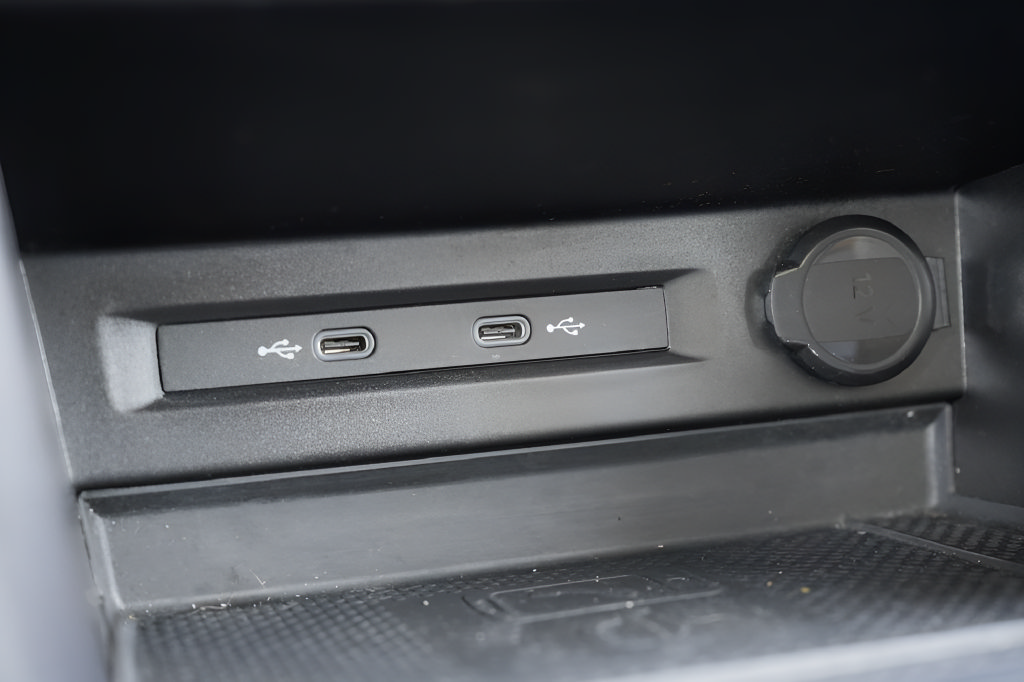 Used 2023 Volkswagen Tiguan SE w/ Panoramic Sunroof Package FWD image 35