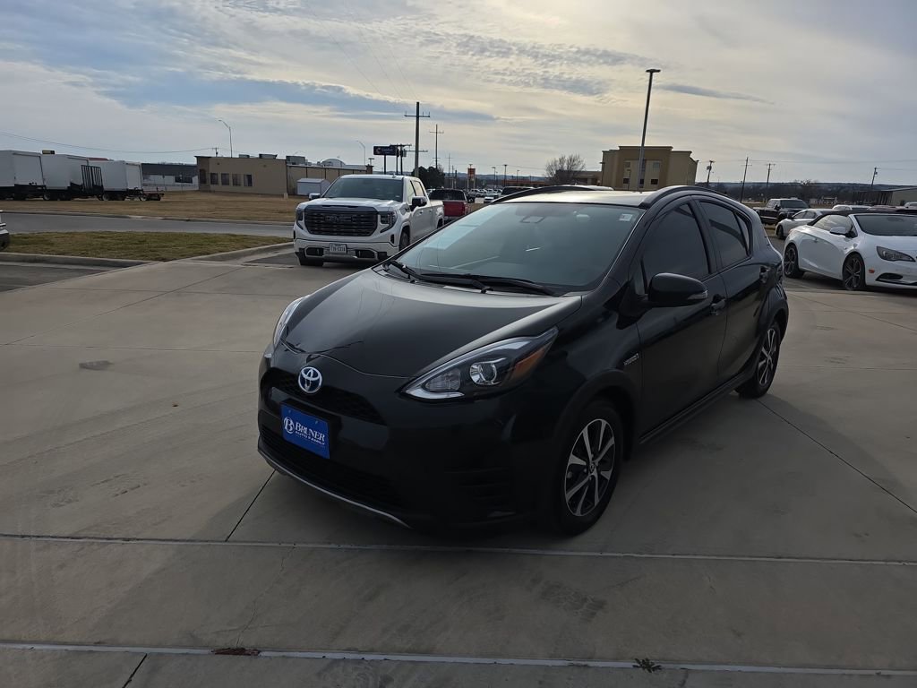 Used 2018 Toyota Prius C One image 3