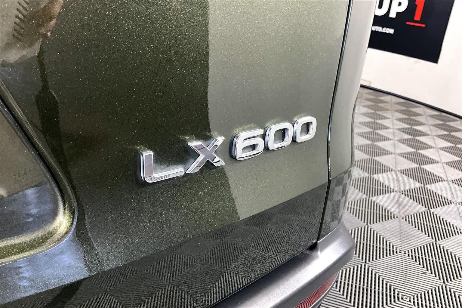 Used 2023 Lexus LX 600 F Sport w/ Accessory Package (Z1) AWD/4WD image 28