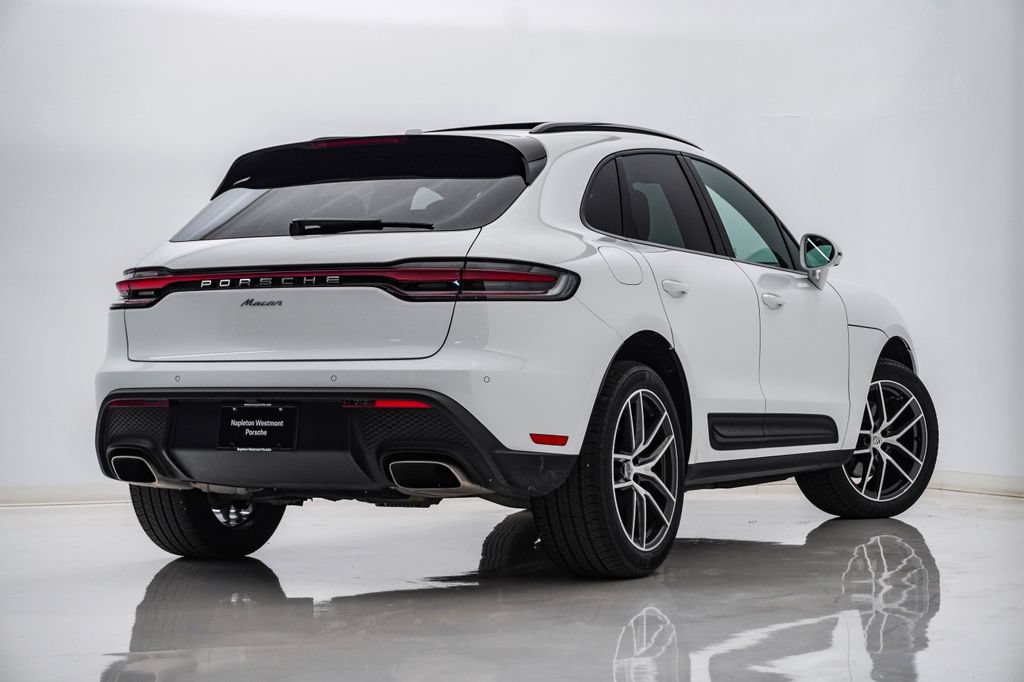 Certified 2025 Porsche Macan AWD/4WD image 11