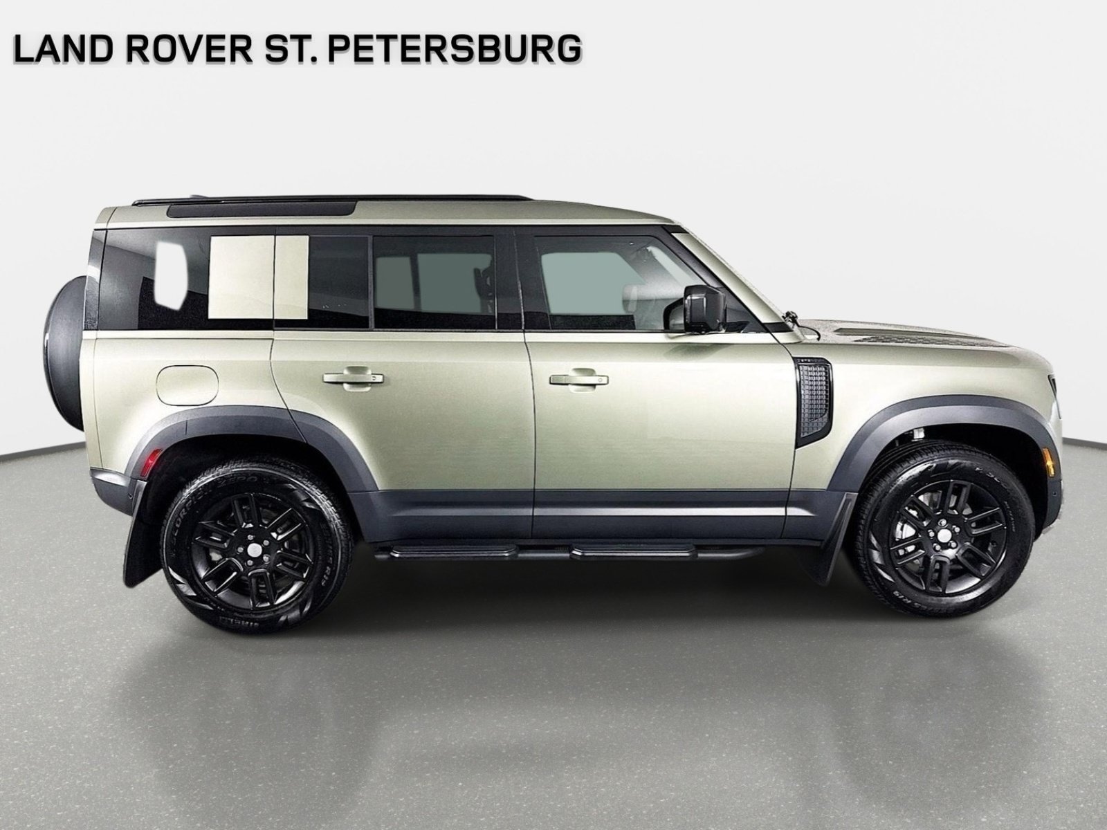 Used 2025 Land Rover Defender 110 S AWD/4WD image 4