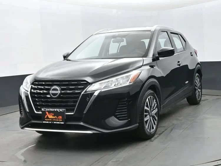 Used 2024 Nissan Kicks SV