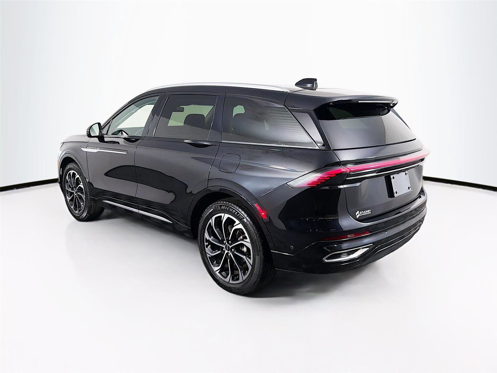 Used 2024 Lincoln Nautilus Reserve image 5