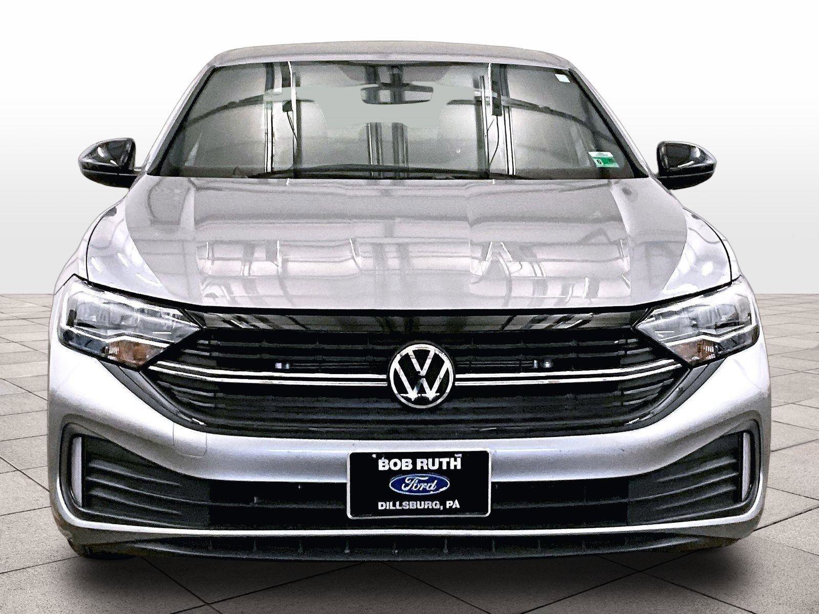 Used 2024 Volkswagen Jetta Sport FWD image 3