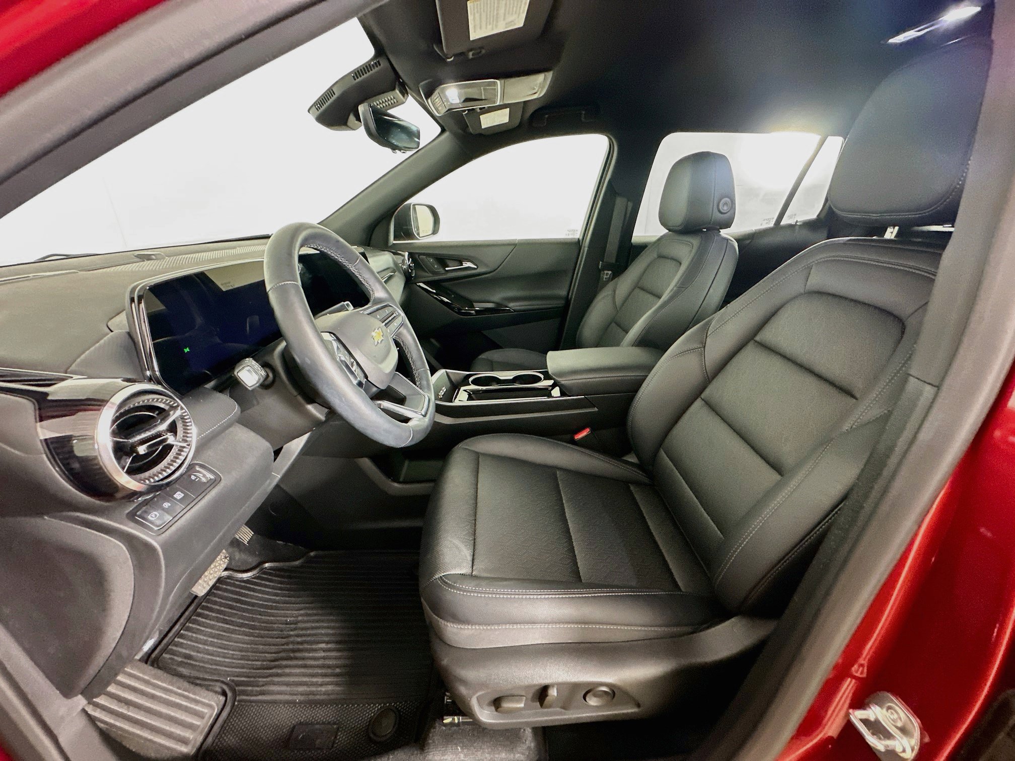 Used 2025 Chevrolet Equinox LT w/ Convenience Package II FWD image 13