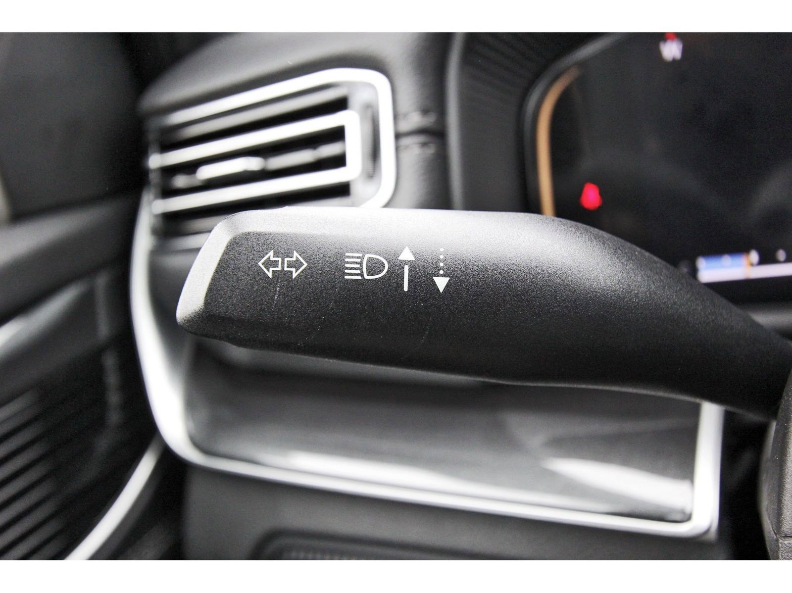 Used 2023 Jeep Wagoneer 2WD image 17