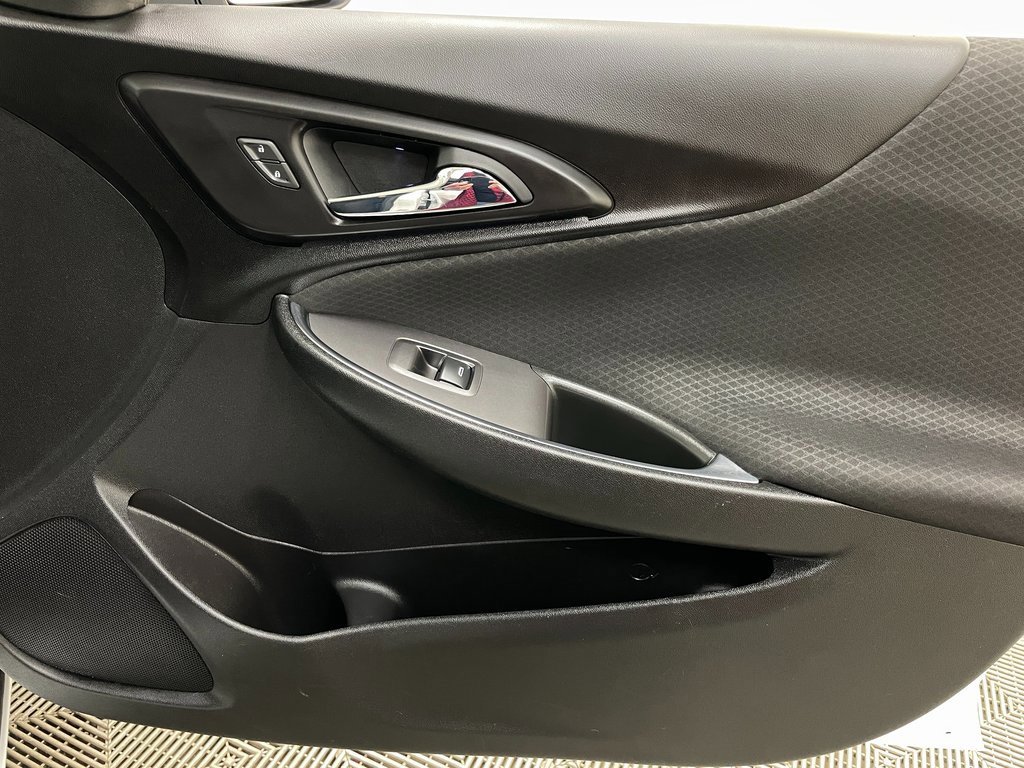 Used 2018 Chevrolet Malibu LT w/ Redline Edition image 36