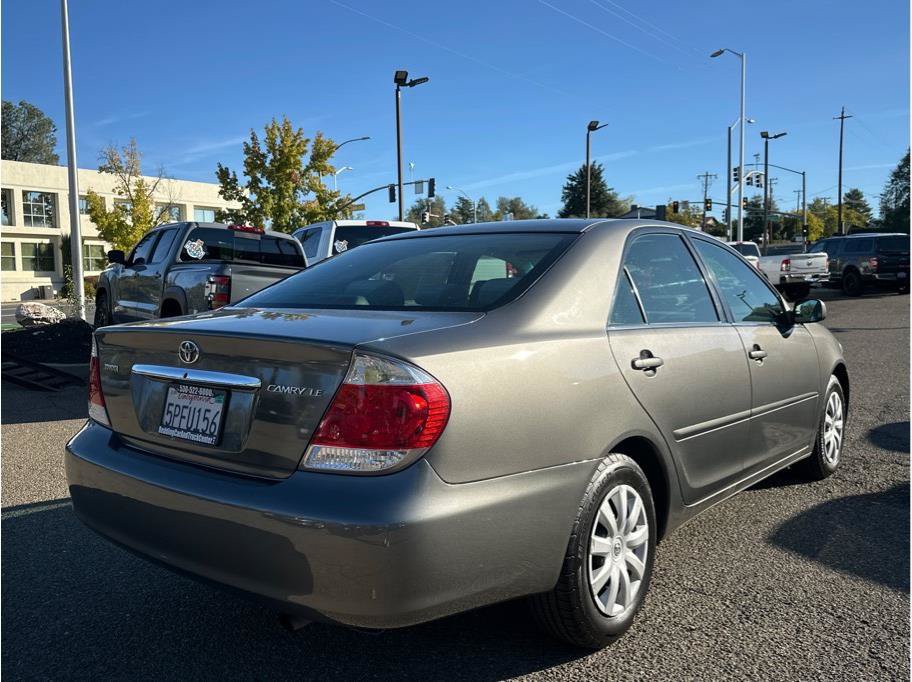 Used 2005 Toyota Camry LE FWD image 8