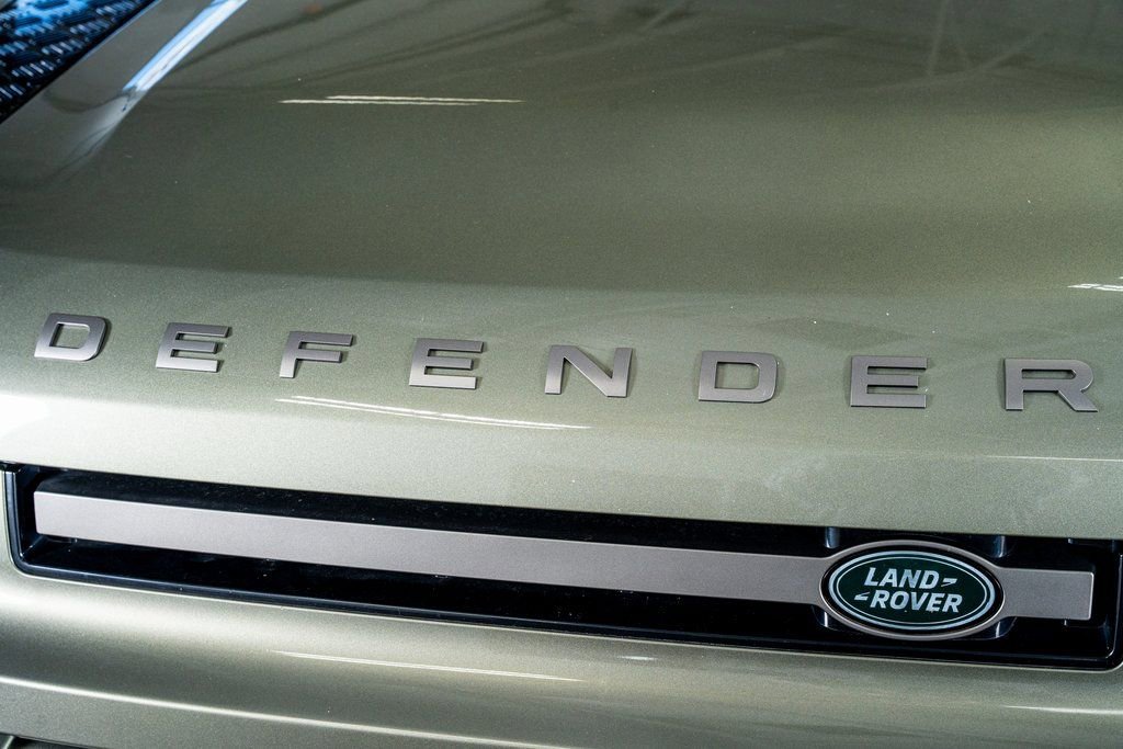 Used 2021 Land Rover Defender 110 X-Dynamic HSE image 17