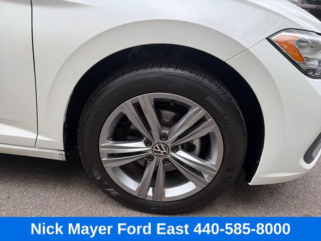 Used 2023 Volkswagen Jetta SE w/ Panoramic Sunroof Package FWD image 9