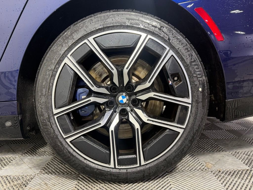 Used 2024 BMW 760i xDrive w/ Executive Package image 10