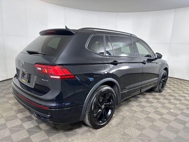 Used 2024 Volkswagen Tiguan SE R-Line image 3
