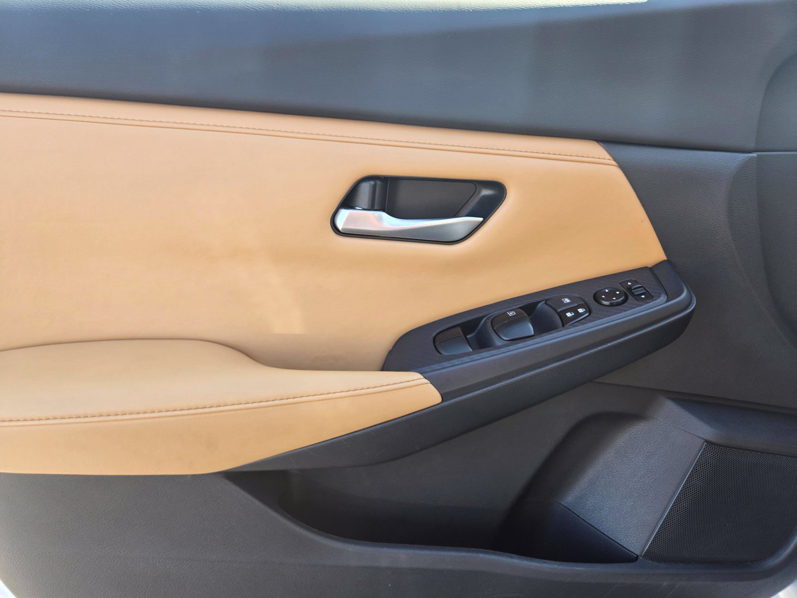 Used 2022 Nissan Sentra SV w/ SV Premium Package FWD image 15