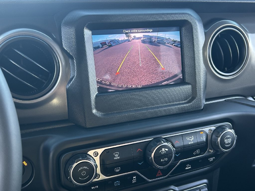 Used 2023 Jeep Wrangler Unlimited AWD/4WD image 29