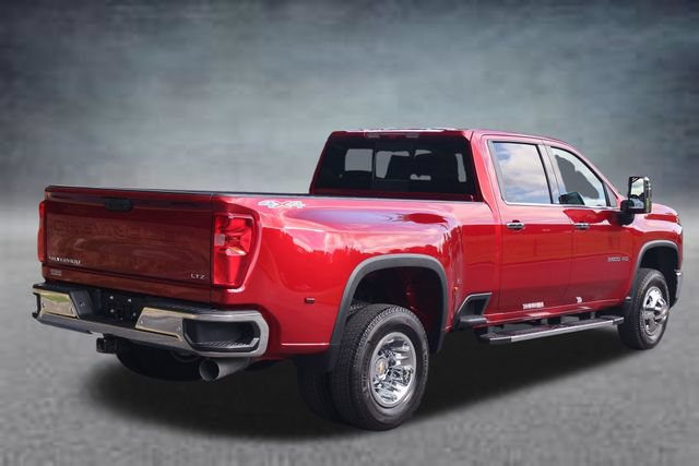 Used 2026 Chevrolet Silverado 3500 LTZ w/ LTZ Convenience Package AWD/4WD image 3