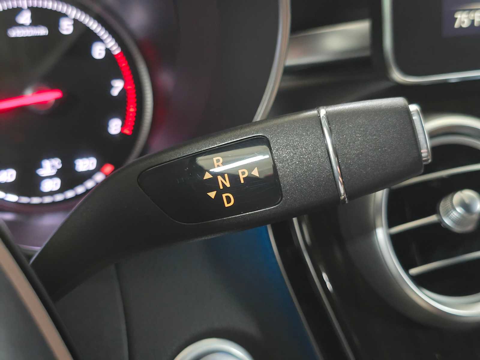 Used 2017 Mercedes-Benz GLC 300 4MATIC image 36