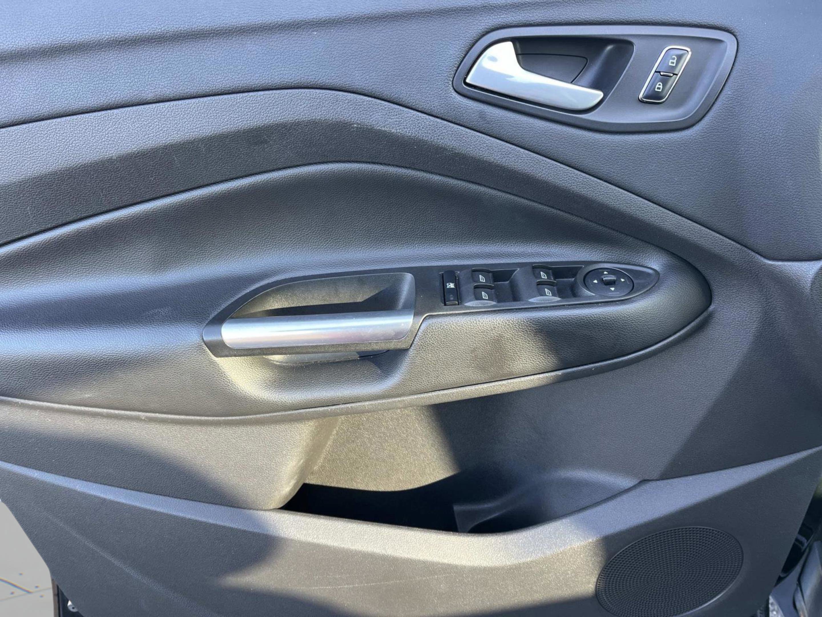 Used 2016 Ford Escape SE w/ Equipment Group 201A image 27