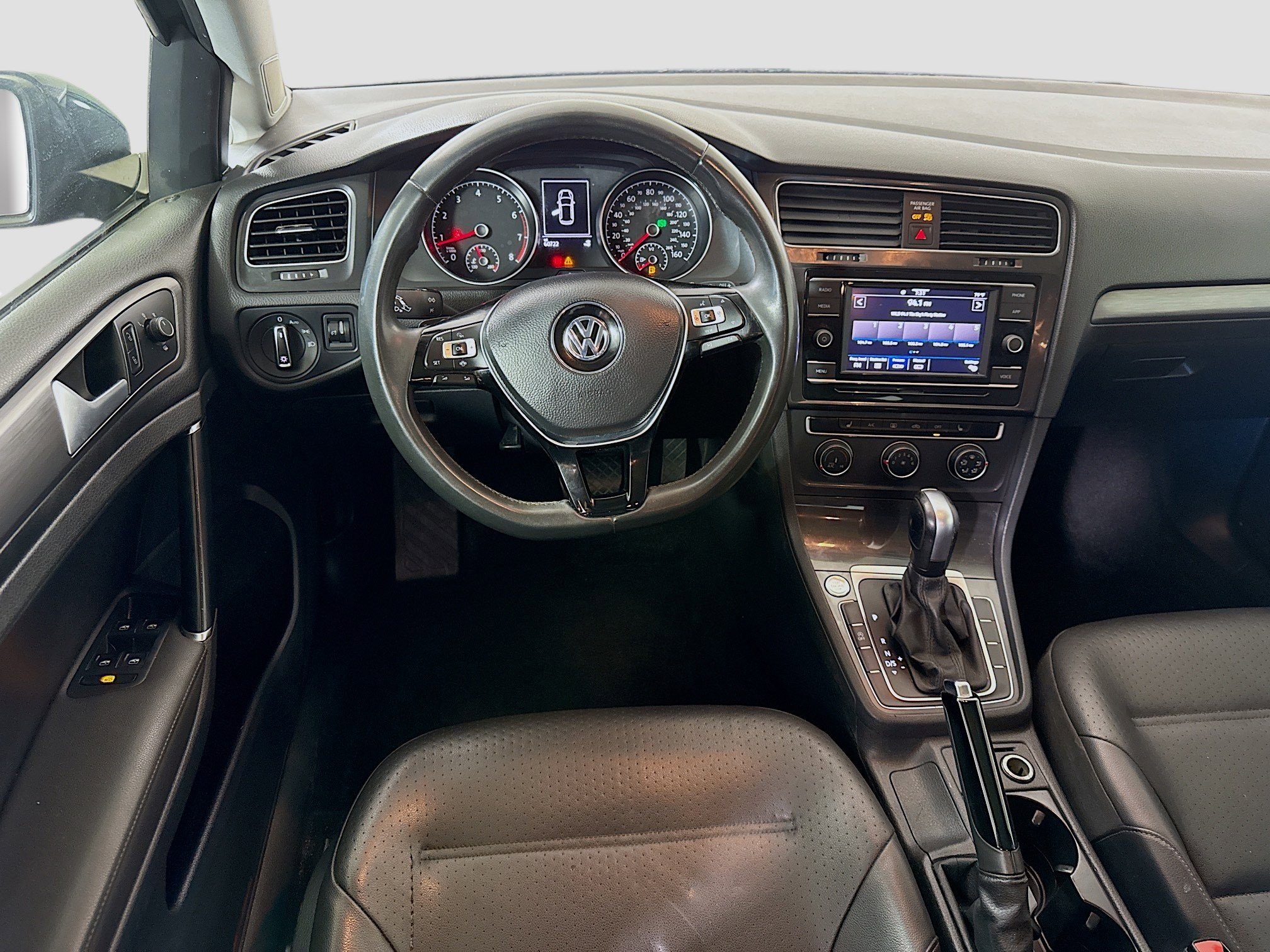 Used 2020 Volkswagen Golf 4-Door image 17