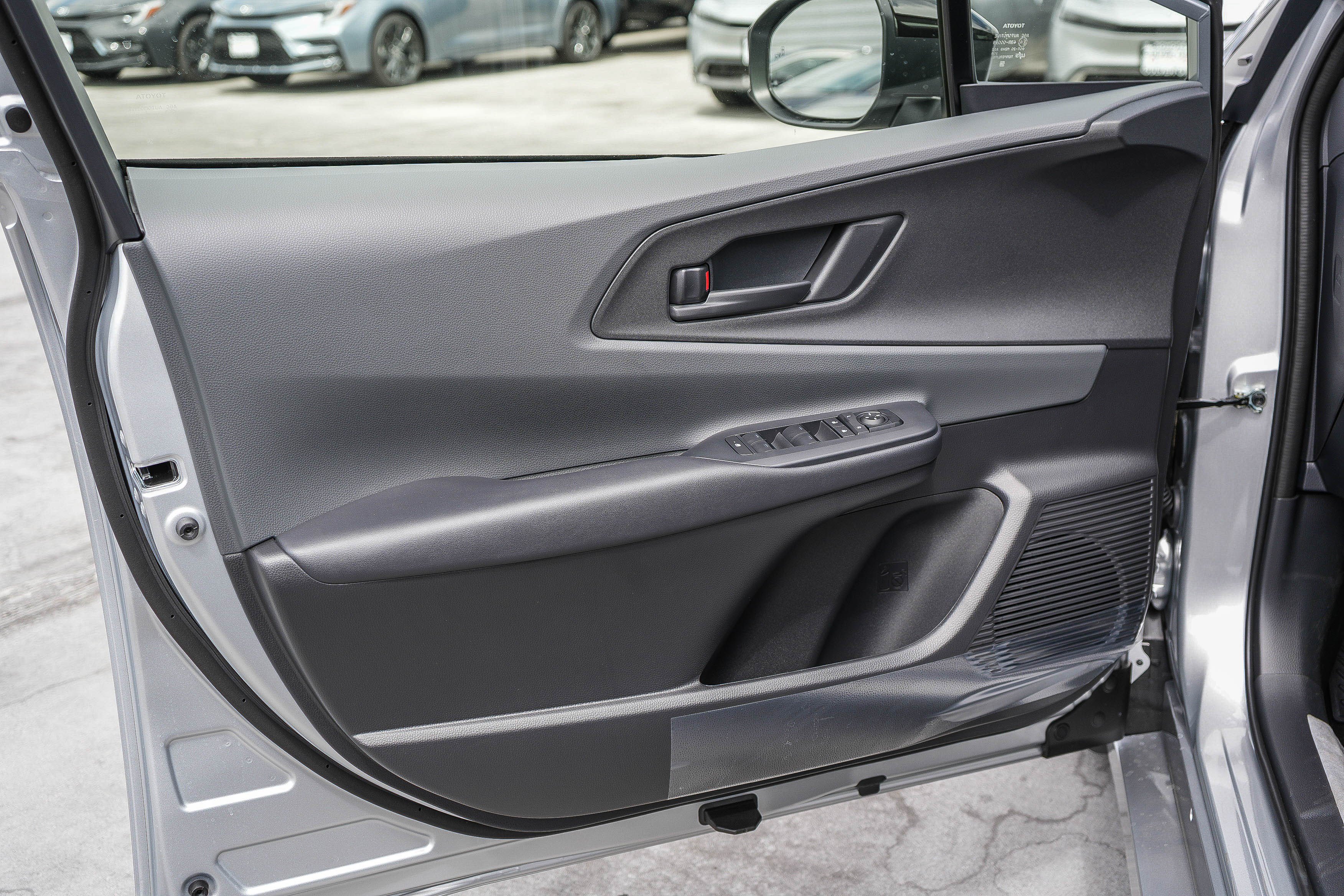 New 2027 Toyota Prius LE FWD image 25