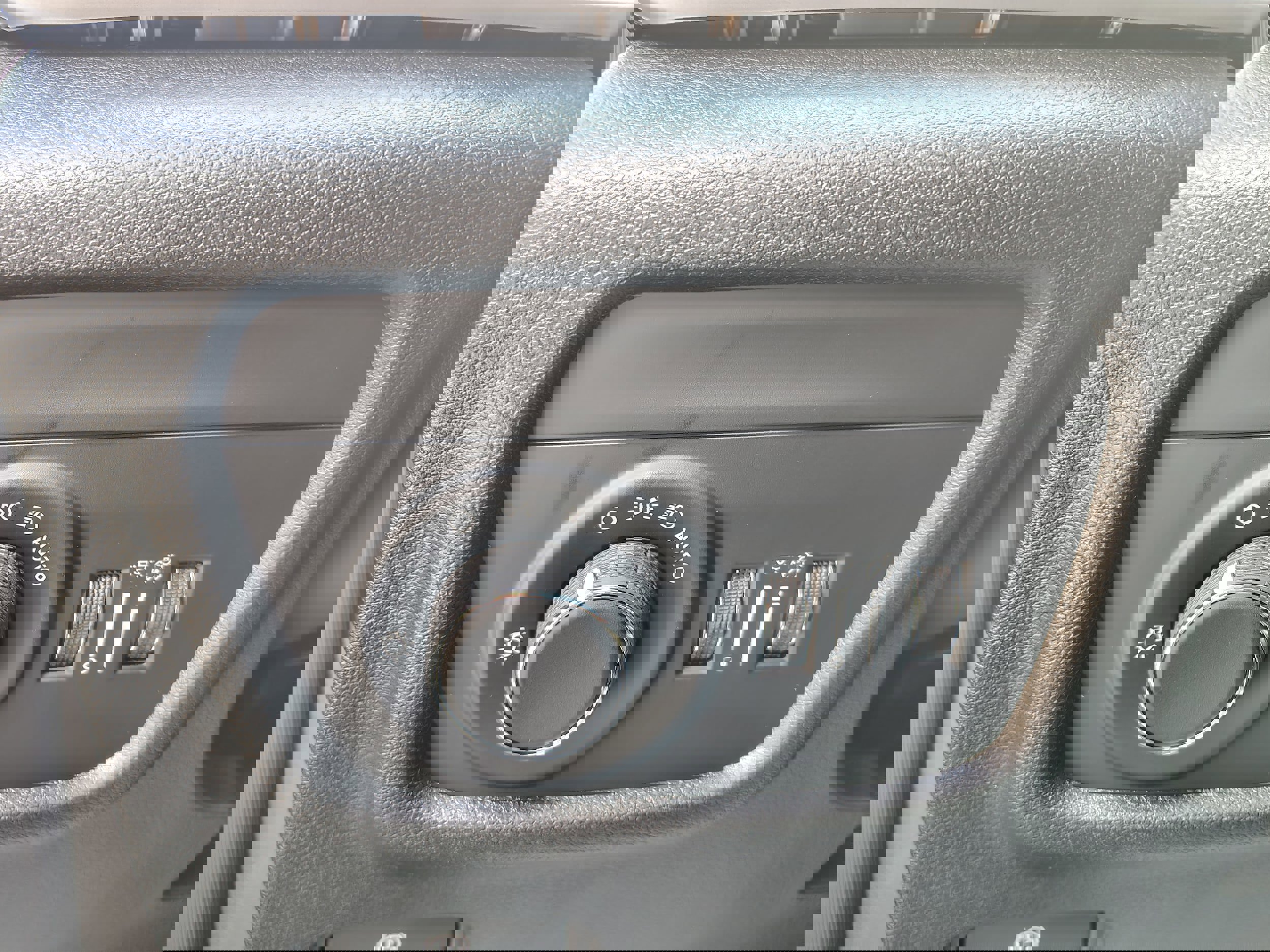 New 2025 Jeep Grand Cherokee Laredo X w/ Luxury Tech Group I image 24