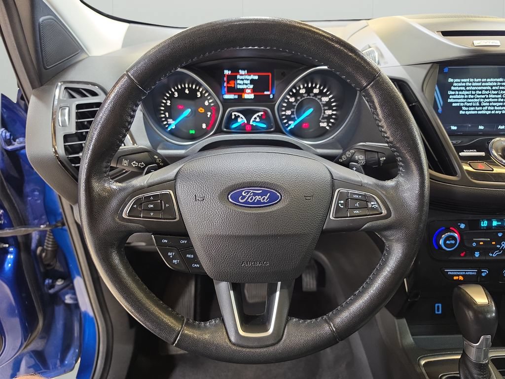 Used 2017 Ford Escape Titanium w/ Equipment Group 301A AWD/4WD image 18
