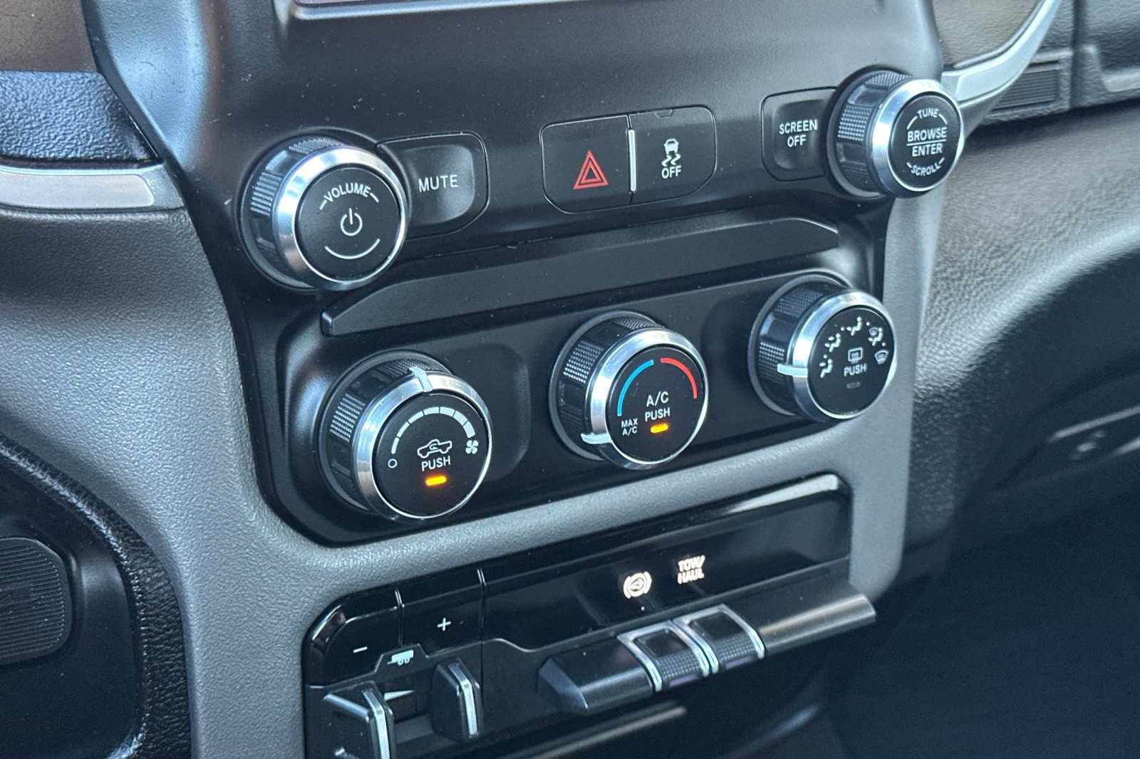 Used 2024 RAM 3500 Big Horn image 20