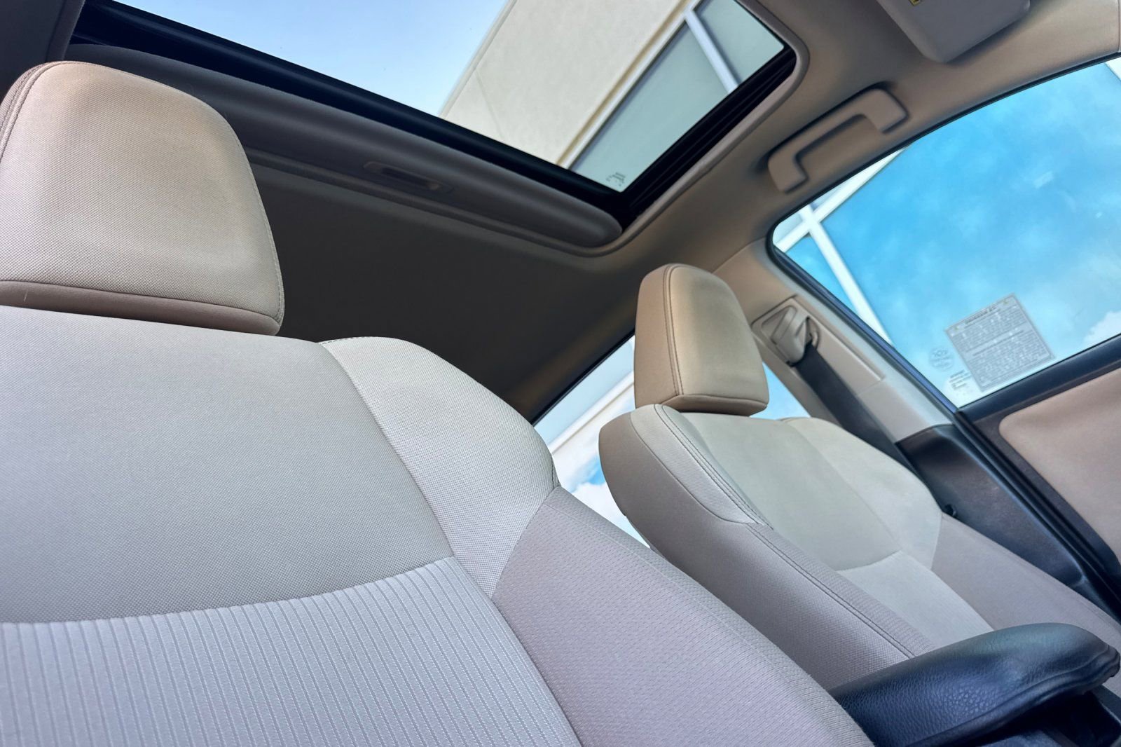 Used 2015 Toyota RAV4 XLE image 17