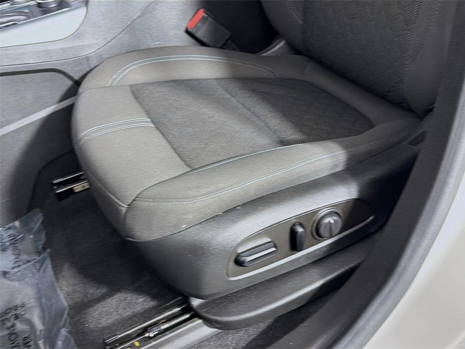 Used 2021 Chevrolet Blazer LT FWD image 21
