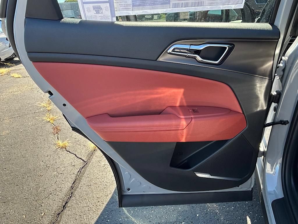 New 2026 Kia Sportage SX FWD image 21