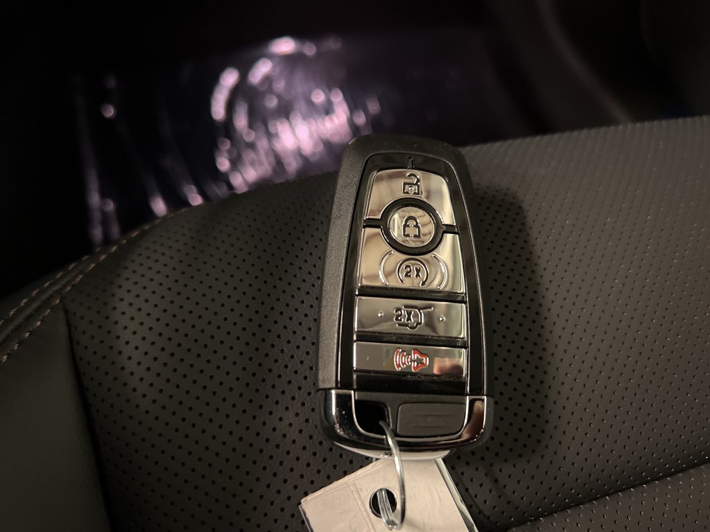 Used 2026 Lincoln Nautilus Premier AWD/4WD image 40