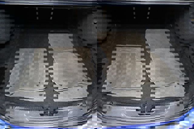 Used 2017 Jaguar XE Premium image 25