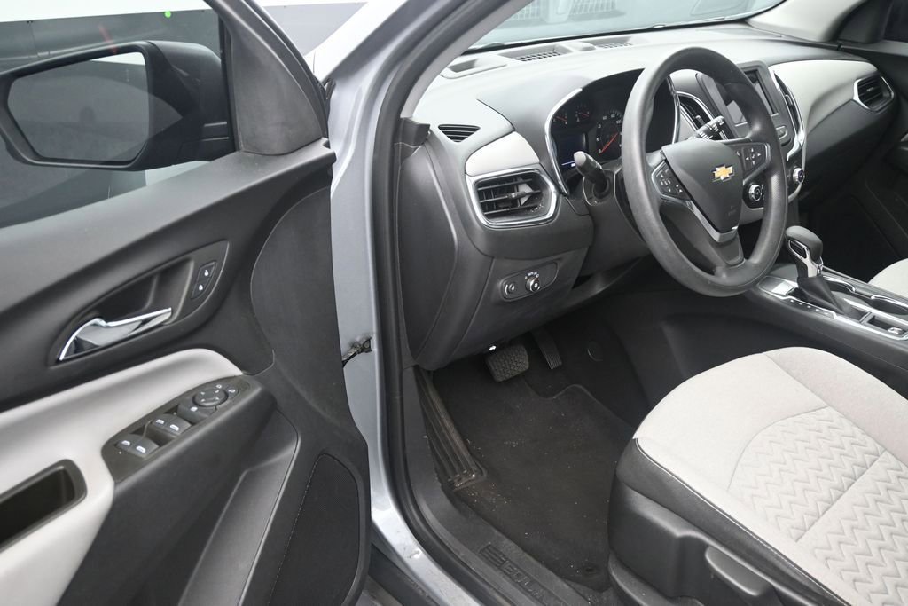 Used 2023 Chevrolet Equinox LS FWD image 10