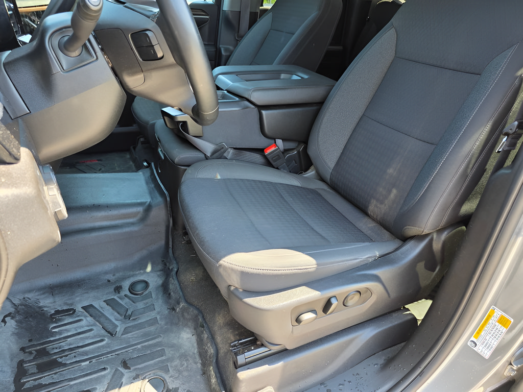 Used 2024 Chevrolet Silverado 1500 LT AWD/4WD image 18