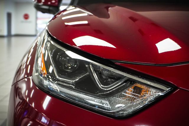Used 2024 Toyota Highlander Platinum FWD image 30