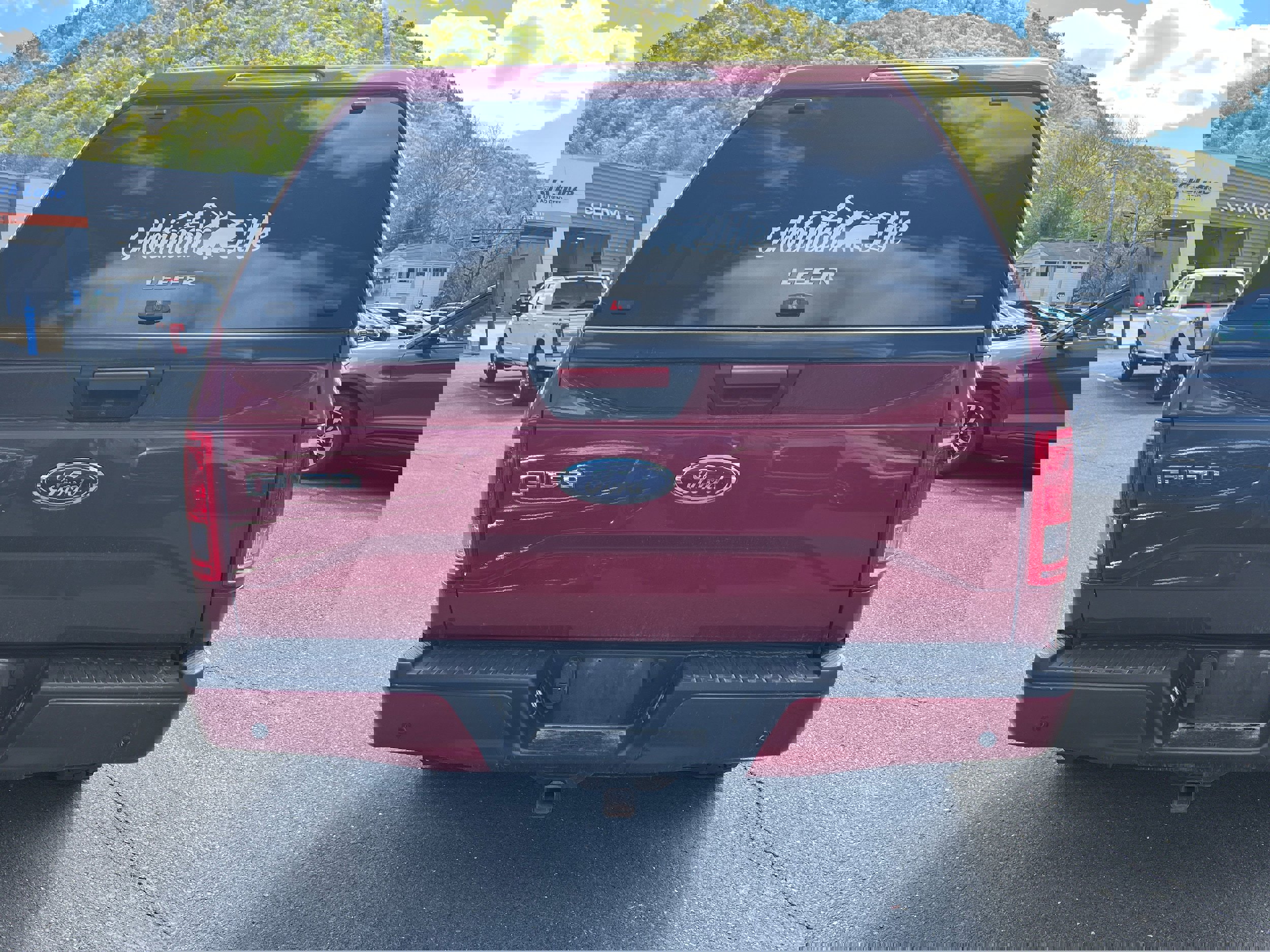 Used 2017 Ford F150 XLT w/ Equipment Group 302A Luxury AWD/4WD image 5