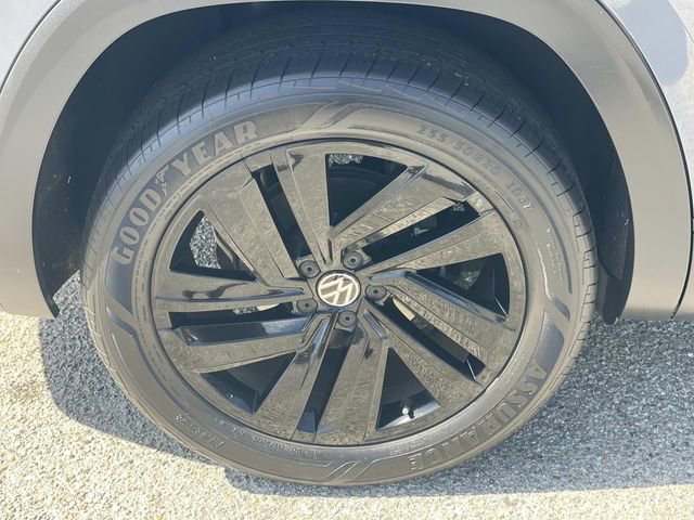 Used 2022 Volkswagen Atlas Cross Sport SE w/ Panoramic Sunroof Package FWD image 30