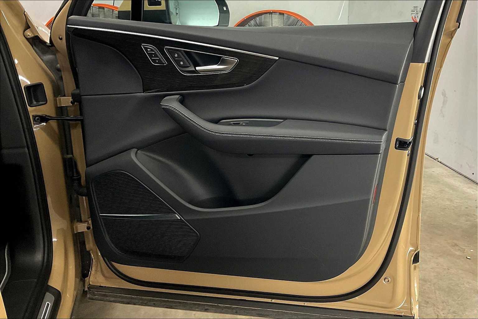 Used 2025 Audi Q7 3.0T Prestige image 26