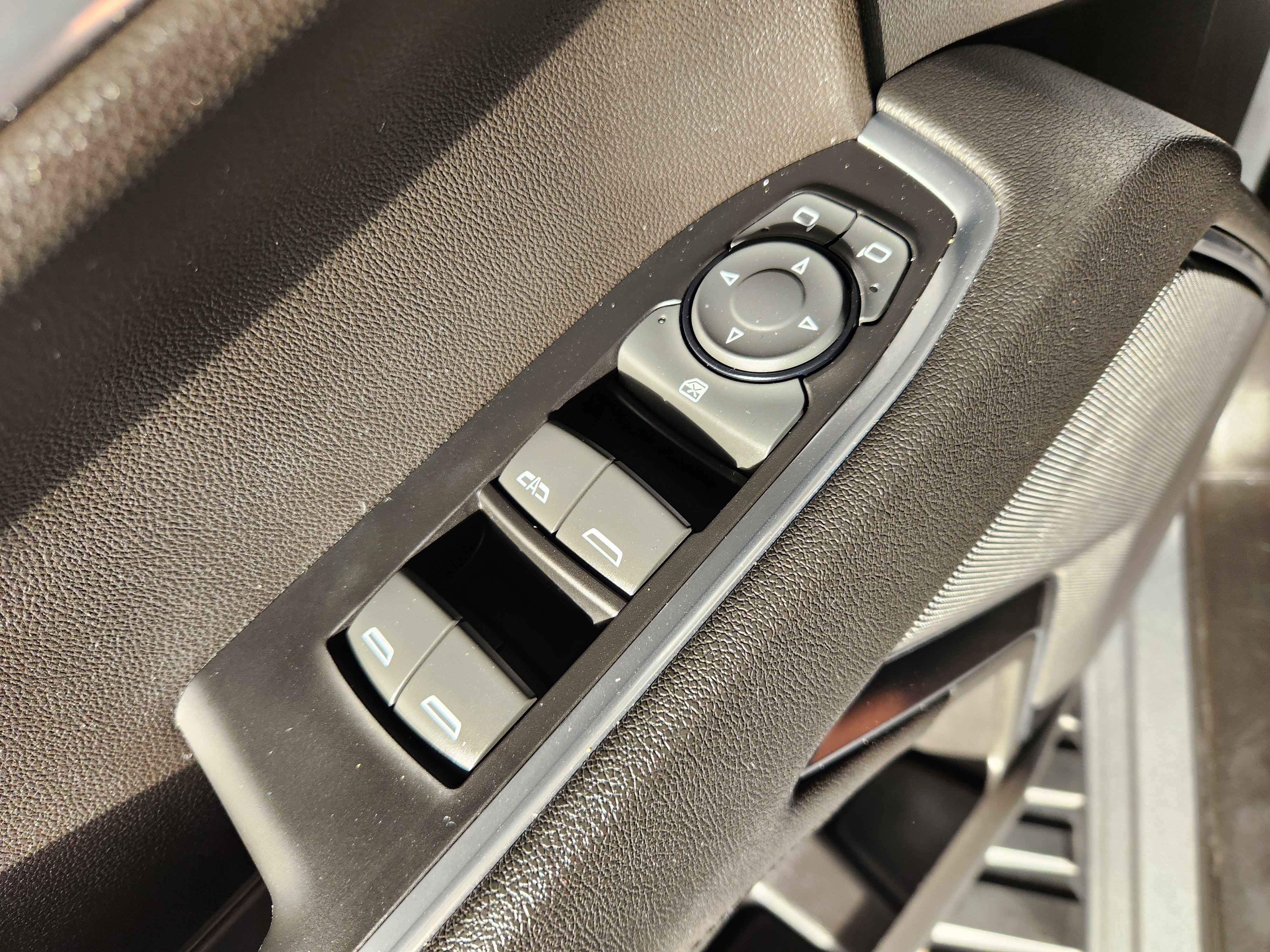 Used 2023 Chevrolet Silverado 1500 LT image 24