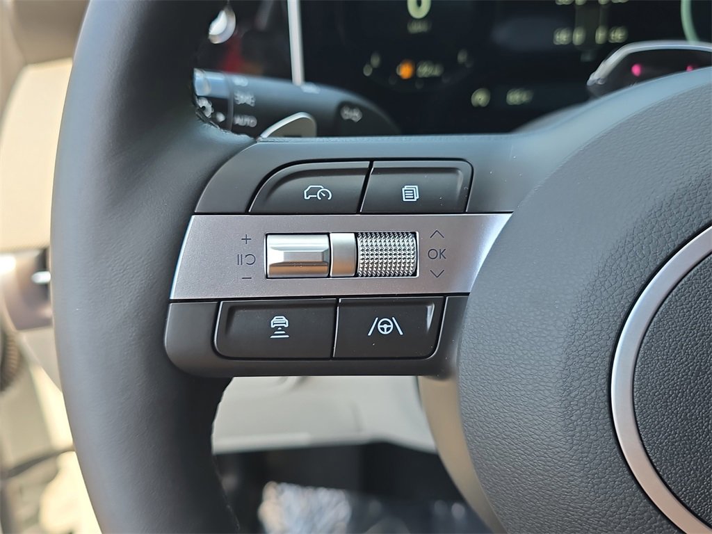 New 2025 Hyundai Tucson Limited image 17