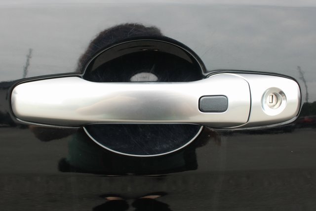 Used 2017 Ford Explorer Platinum image 9