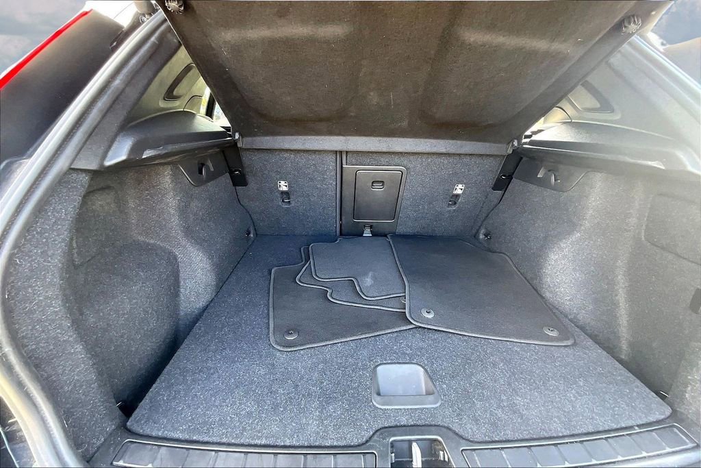 Used 2024 Volvo XC40 B5 Core AWD/4WD image 24