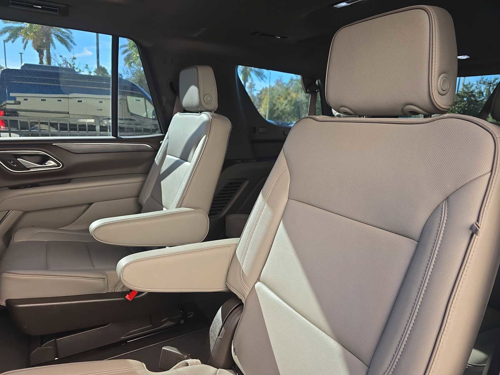 Used 2023 GMC Yukon SLT image 14