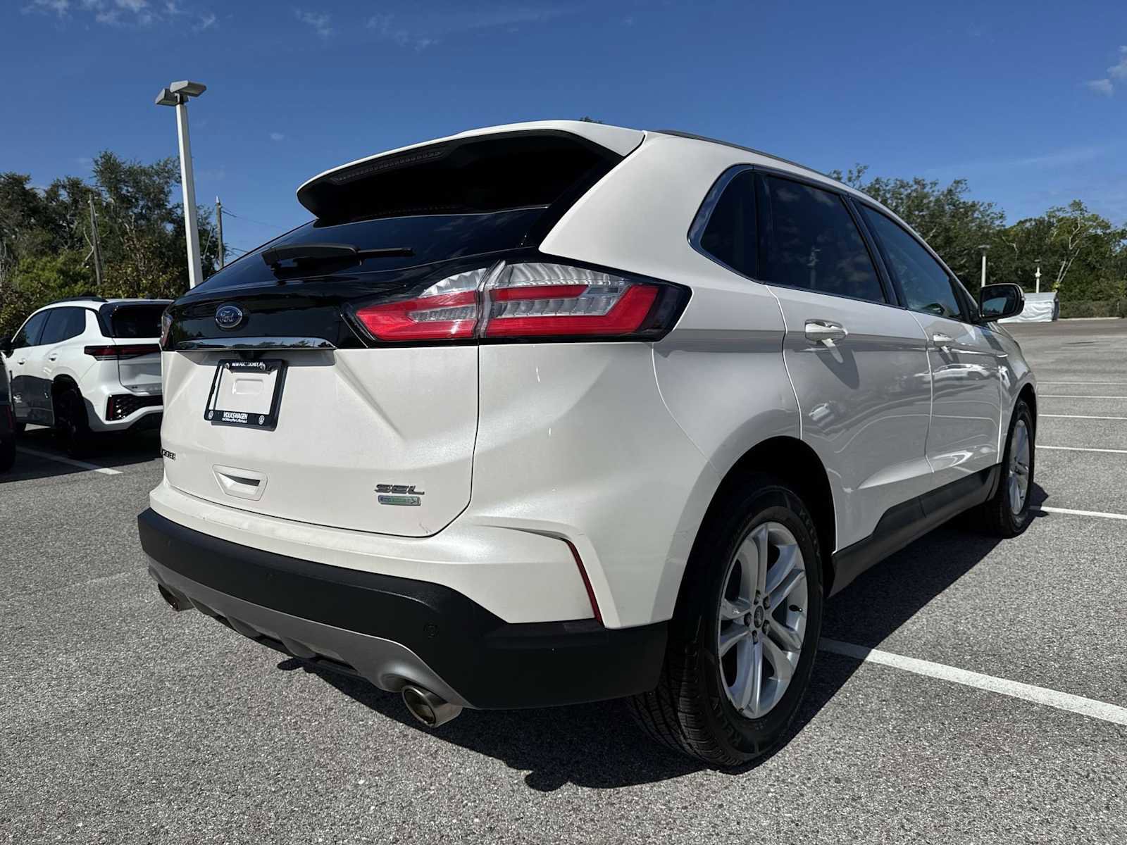 Used 2019 Ford Edge SEL w/ Equipment Group 201A FWD image 6