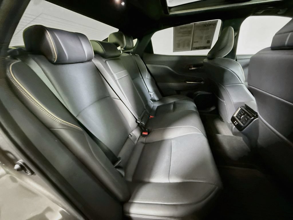 Used 2026 Toyota Crown AWD/4WD image 26