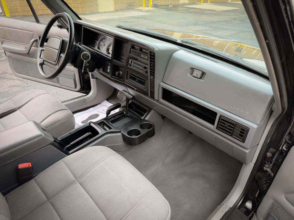 Used 1996 Jeep Cherokee Sport image 20